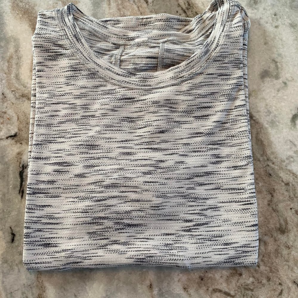 Lululemon Short Sleeve Long Distance Top